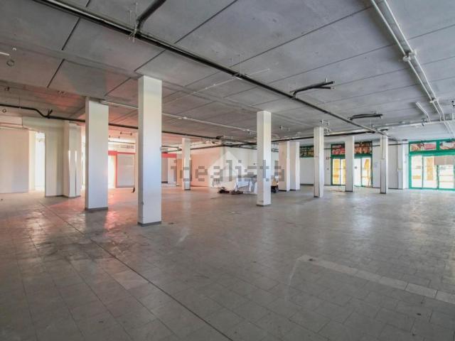 Ufficio in affitto di 660 m² in Via Don P. Mazzolari