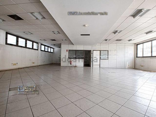 Ufficio in affitto di 675 m² in Via Porrettana, 380