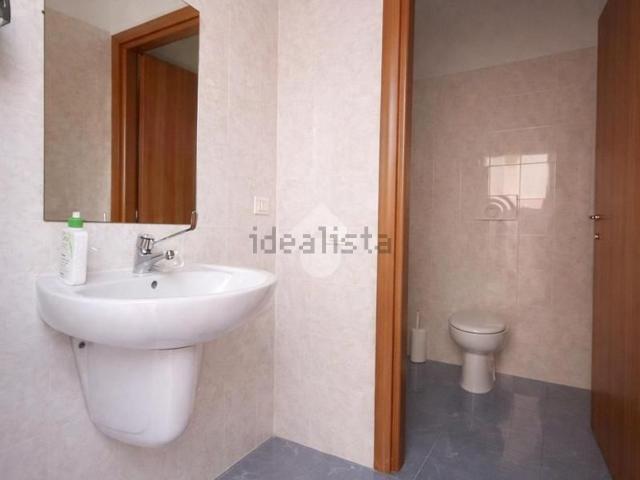 Ufficio in affitto di 67 m² in Via Tevere, 73