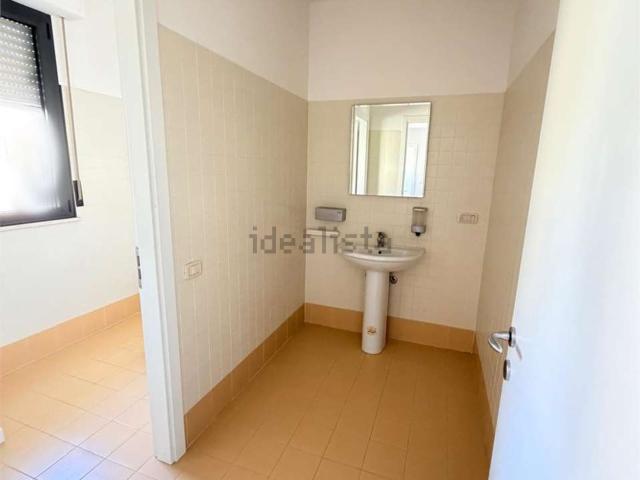 Ufficio in affitto di 67 m² in Corso XXI Gennaio, 125