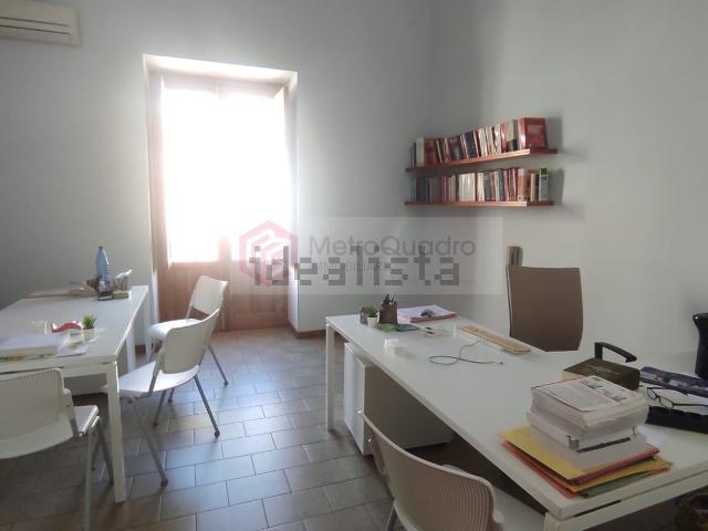Ufficio in affitto di 67 m² in Piazza del popolo