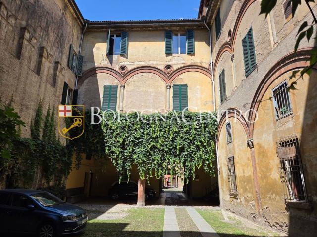 Ufficio in affitto di 68 m² in Via d&apos Azeglio