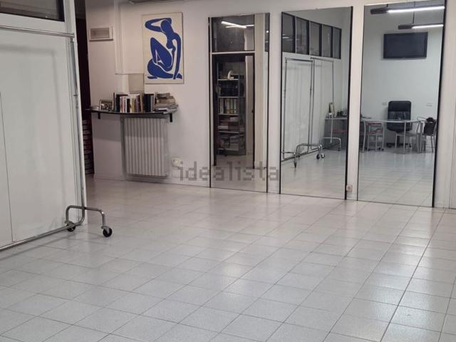 Ufficio in affitto di 69 m² in Via Emilia, 65