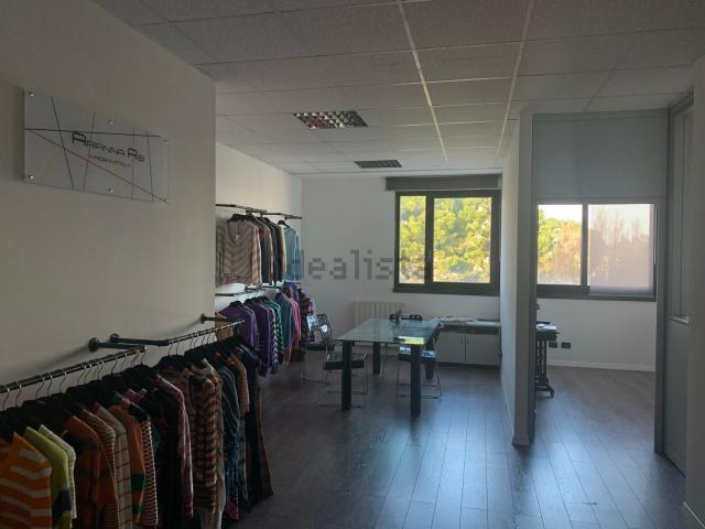 Ufficio in affitto di 69 m² in Via Luciano Calamelli, 1