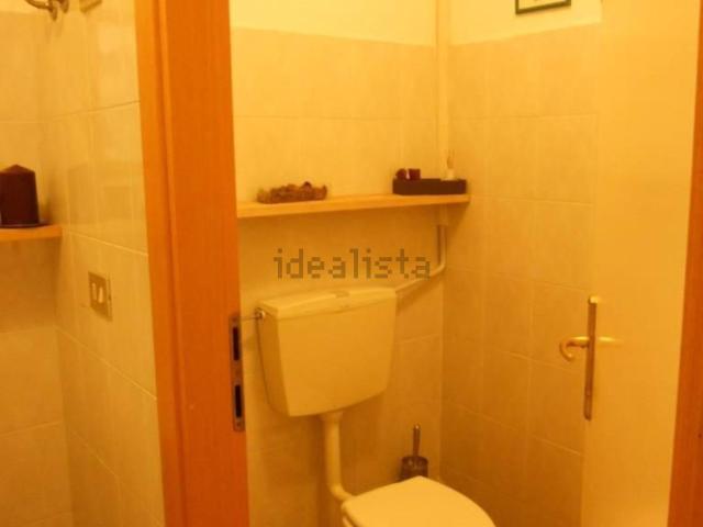Ufficio in affitto di 69 m² in Via Lung&apos  Ausa, 1