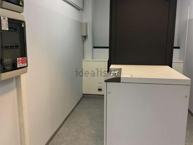 Ufficio in affitto di 700 m² in Corso Stati Uniti, 23
