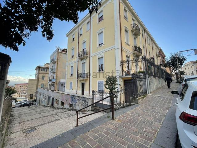 Ufficio in affitto di 70 m² in Traversa I Milano, 2