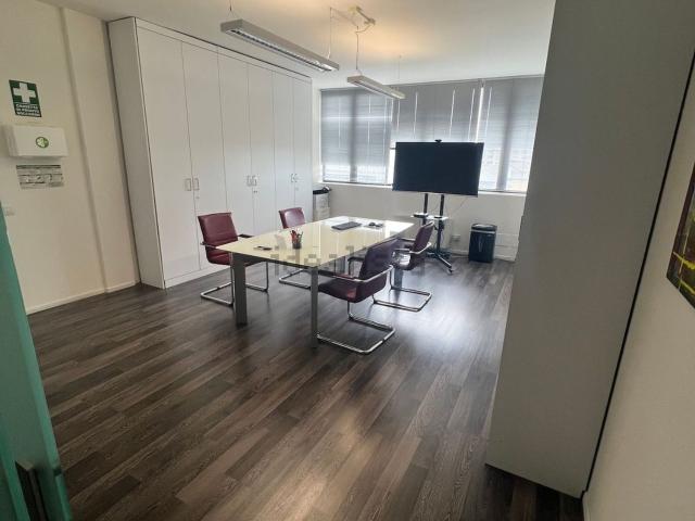 Ufficio in affitto di 70 m² in Via Elia Rainusso, 144