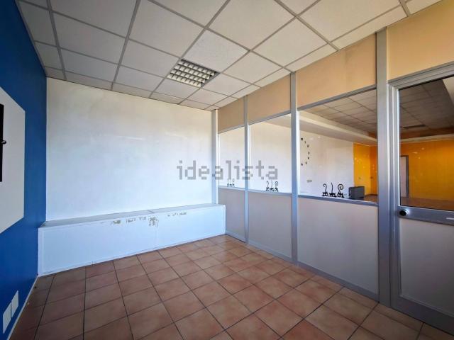 Ufficio in affitto di 70 m² in Via Fratelli Rosselli