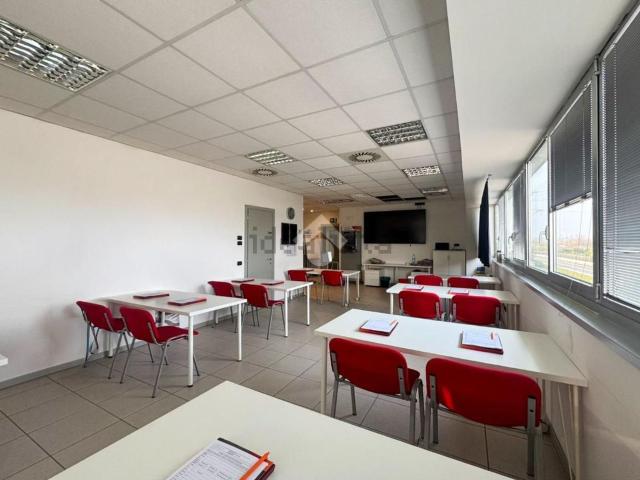 Ufficio in affitto di 70 m² in Via Marco Biagi