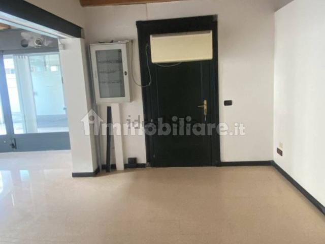 Ufficio in affitto di 70 m² in Via San Pio X, 34