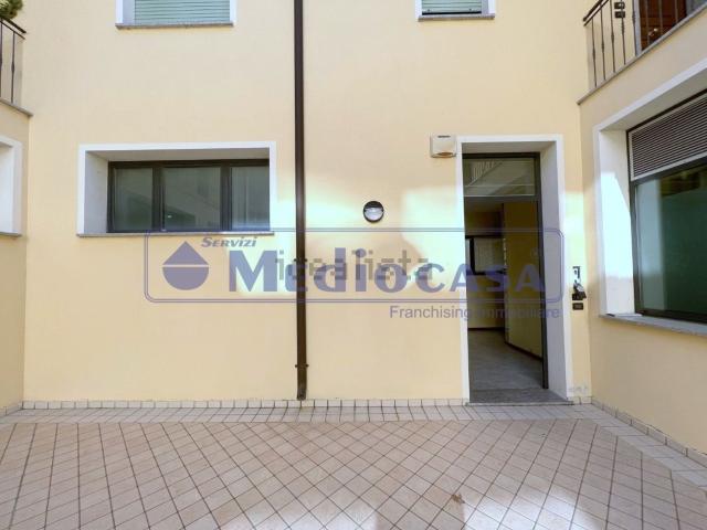 Ufficio in affitto di 70 m² in Via Roma