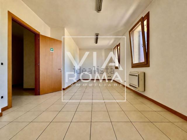 Ufficio in affitto di 70 m² in Via Roma, 385