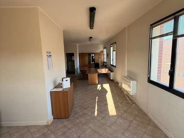Ufficio in affitto di 70 m² in Circonvallazione Nord Est, 229