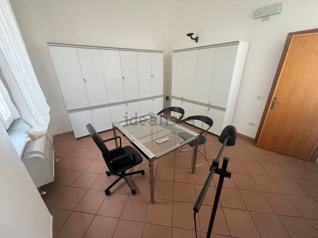 Ufficio in affitto di 70 m² in Piazza della chiesa