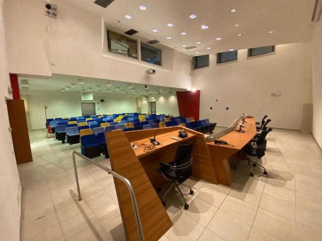 Ufficio in affitto di 717 m² in Via Cjavecis, 3