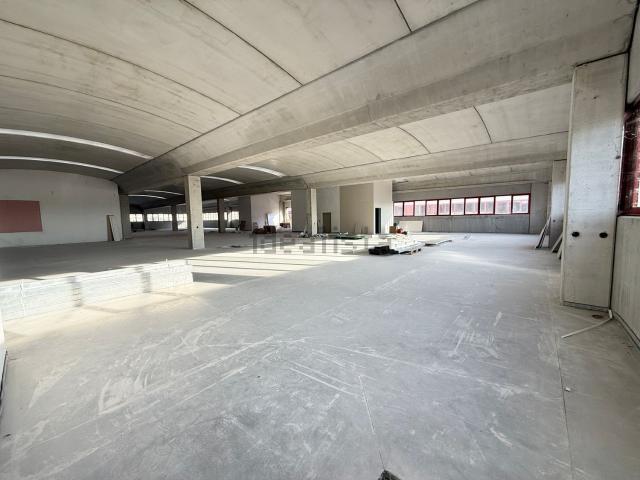 Ufficio in affitto di 740 m² in Via Busoletto