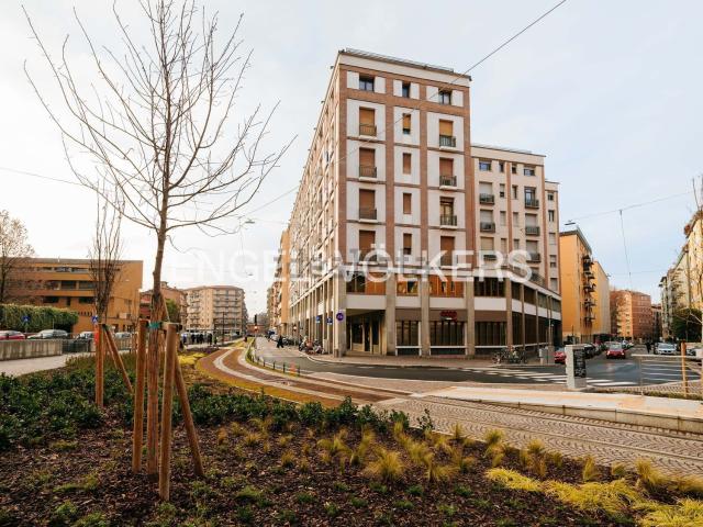 Ufficio in affitto di 750 m² in Via Riva di Reno, 58