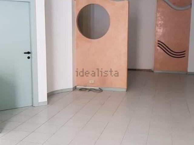 Ufficio in affitto di 75 m²