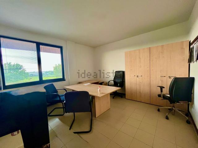 Ufficio in affitto di 75 m² in Via Crosaron