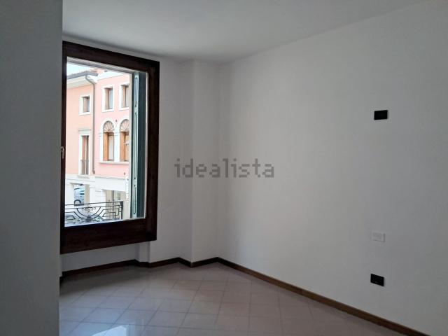 Ufficio in affitto di 75 m² in Via Duca D&apos Aosta