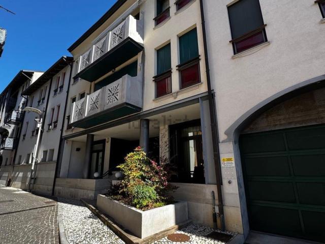 Ufficio in affitto di 75 m² in Vicolo del Lavatoio, 33