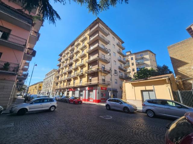 Ufficio in affitto di 75 m² in Corso Dante Alighieri