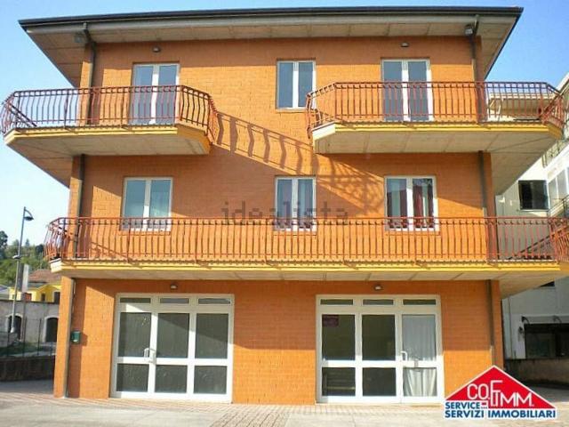 Ufficio in affitto di 75 m² in Corso Munazio Planco