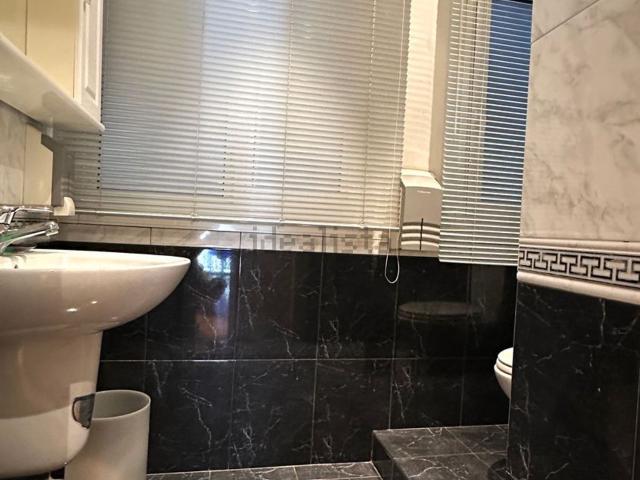 Ufficio in affitto di 75 m² in Piazza Europa
