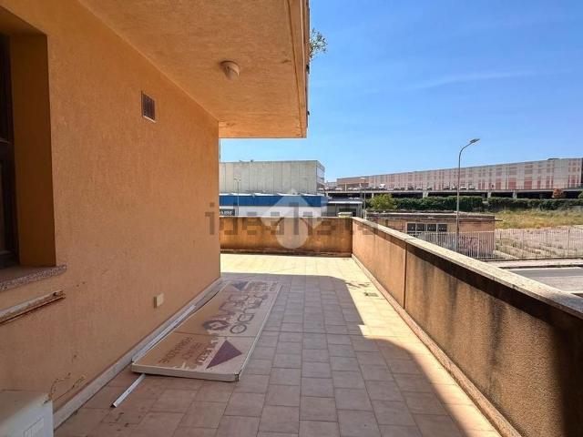 Ufficio in affitto di 76 m² in Via Giorgio Perlasca, 24