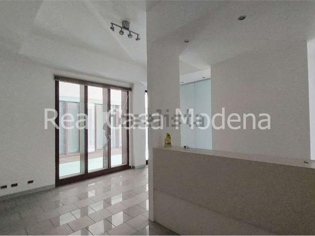 Ufficio in affitto di 76 m² in Via Stefano Giovanni Marianini