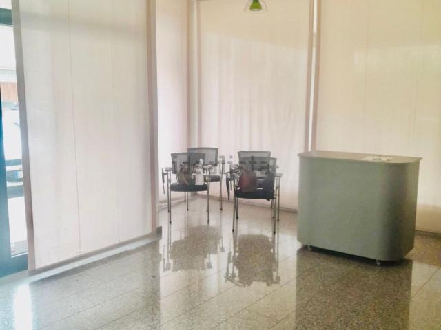 Ufficio in affitto di 77 m² in Via Adriano Zarini