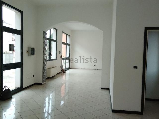 Ufficio in affitto di 78 m² in Via Castagnolino