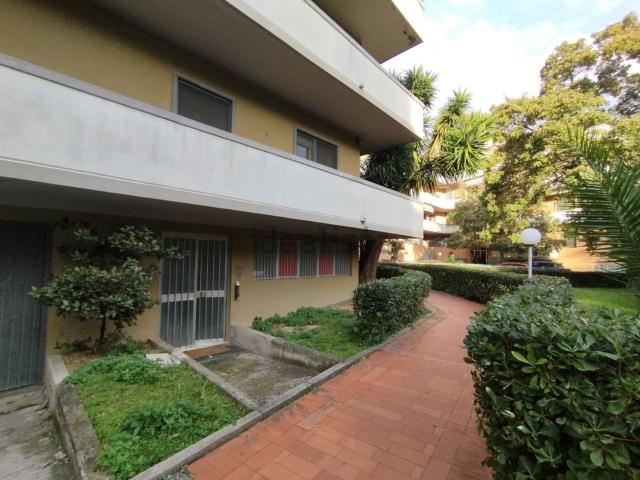 Ufficio in affitto di 78 m² in Via Renato Paolini