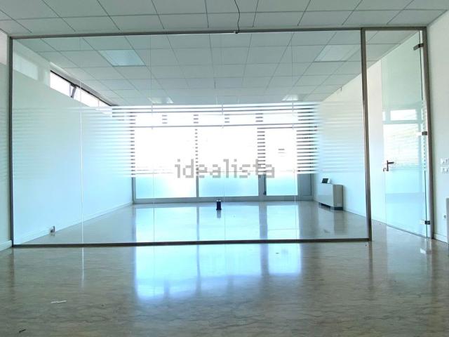 Ufficio in affitto di 800 m²