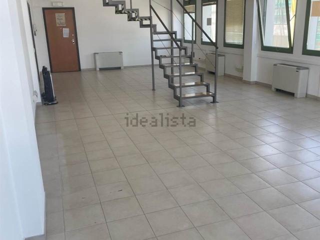 Ufficio in affitto di 80 m²