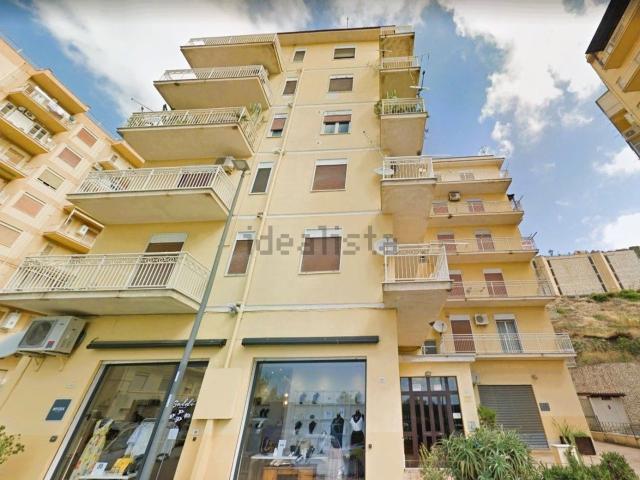 Ufficio in affitto di 80 m² in Via Dante Alighieri, 100
