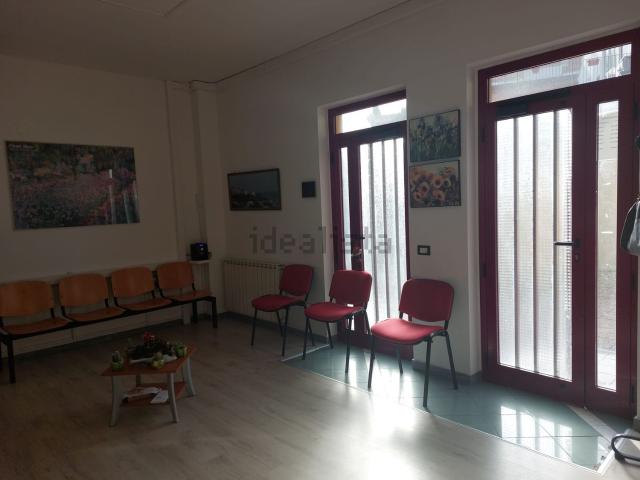 Ufficio in affitto di 80 m² in Via della Libertà