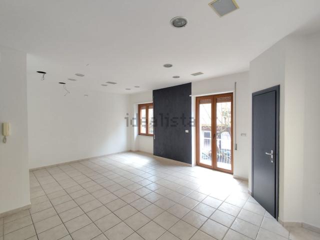 Ufficio in affitto di 80 m² in Via Enrico de Nicola, 227
