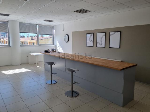 Ufficio in affitto di 80 m² in Via Europa, 165