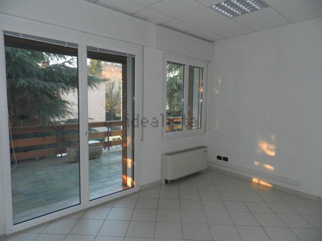 Ufficio in affitto di 80 m² in Via Fratelli Bandiera, 4