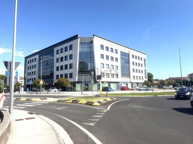 Ufficio in affitto di 80 m² in Via Luigi Galvani