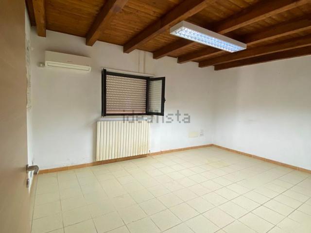 Ufficio in affitto di 80 m² in Via Pasquale Enrico Murmura, 19