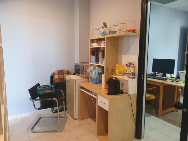 Ufficio in affitto di 80 m² in Via Vergine Maria, 43