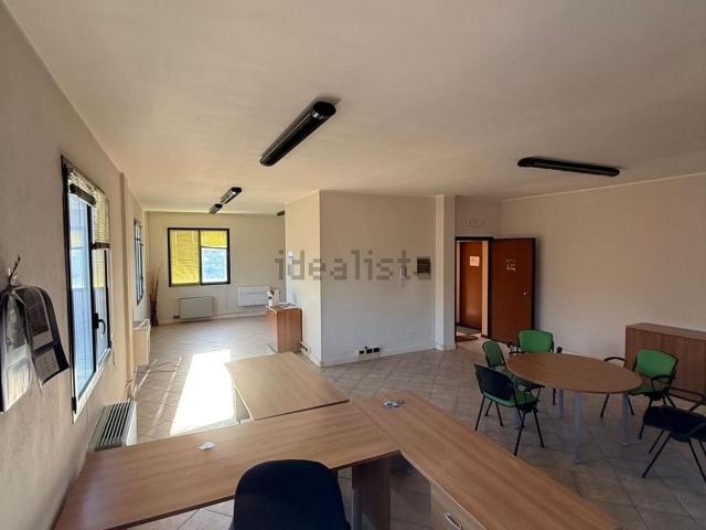 Ufficio in affitto di 80 m² in Circonvallazione Nordest