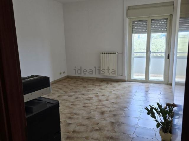 Ufficio in affitto di 80 m² in Strada Statale 106 Jonica