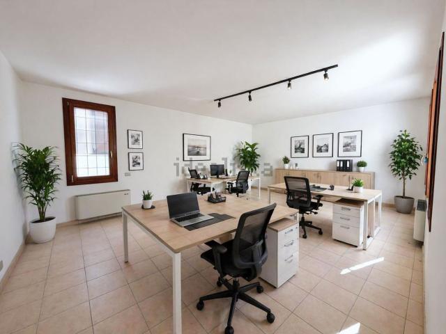 Ufficio in affitto di 81 m² in Viale Trieste, 6
