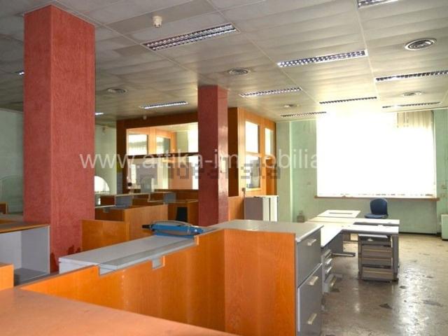 Ufficio in affitto di 840 m² in Via Principe Umberto