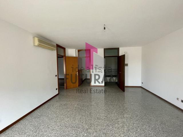 Ufficio in affitto di 85 m²