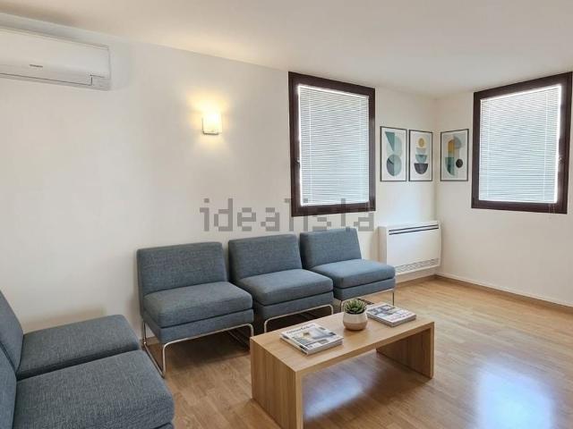 Ufficio in affitto di 85 m²